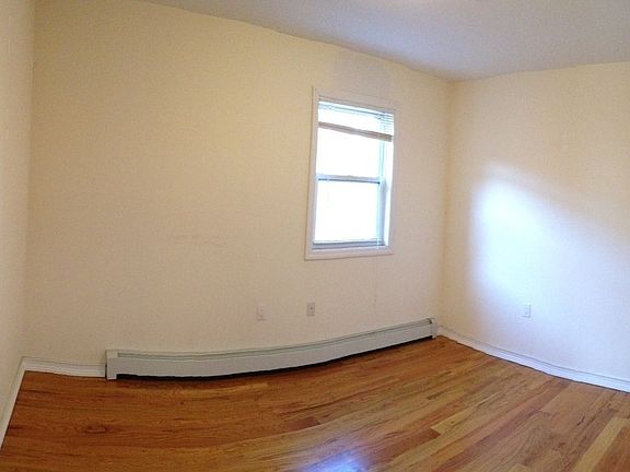 2nd image of 2516 30th Dr APT 4R