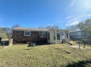 210 N Locust St, Locust Grove, OK 74352