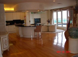 2001 Marina Dr APT 802, Quincy, MA 02171