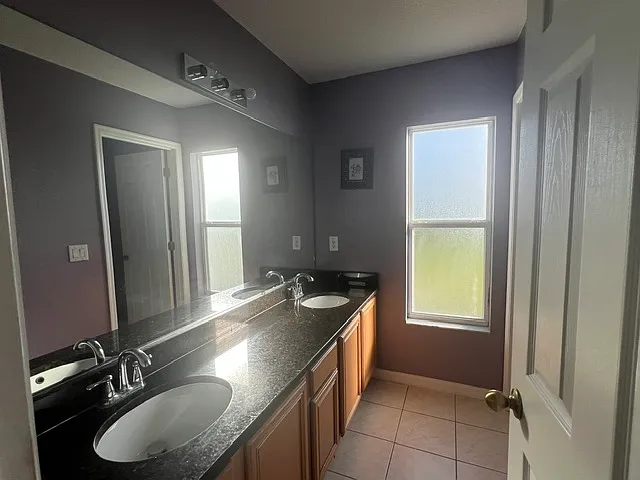 9785 Bennington Chase Dr — Photo 12
