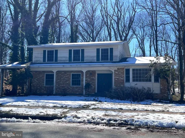 9419 Hermitage Dr, Fairfax, VA 22032