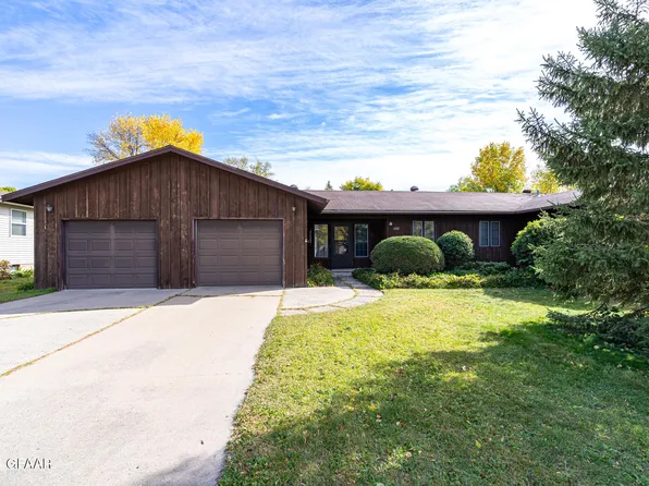 608 Lowell St, Crookston, MN 56716