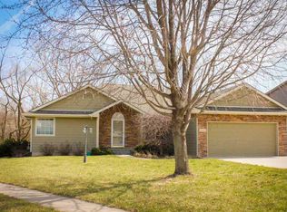 2124 SW Pondview Dr, Topeka, KS 66614