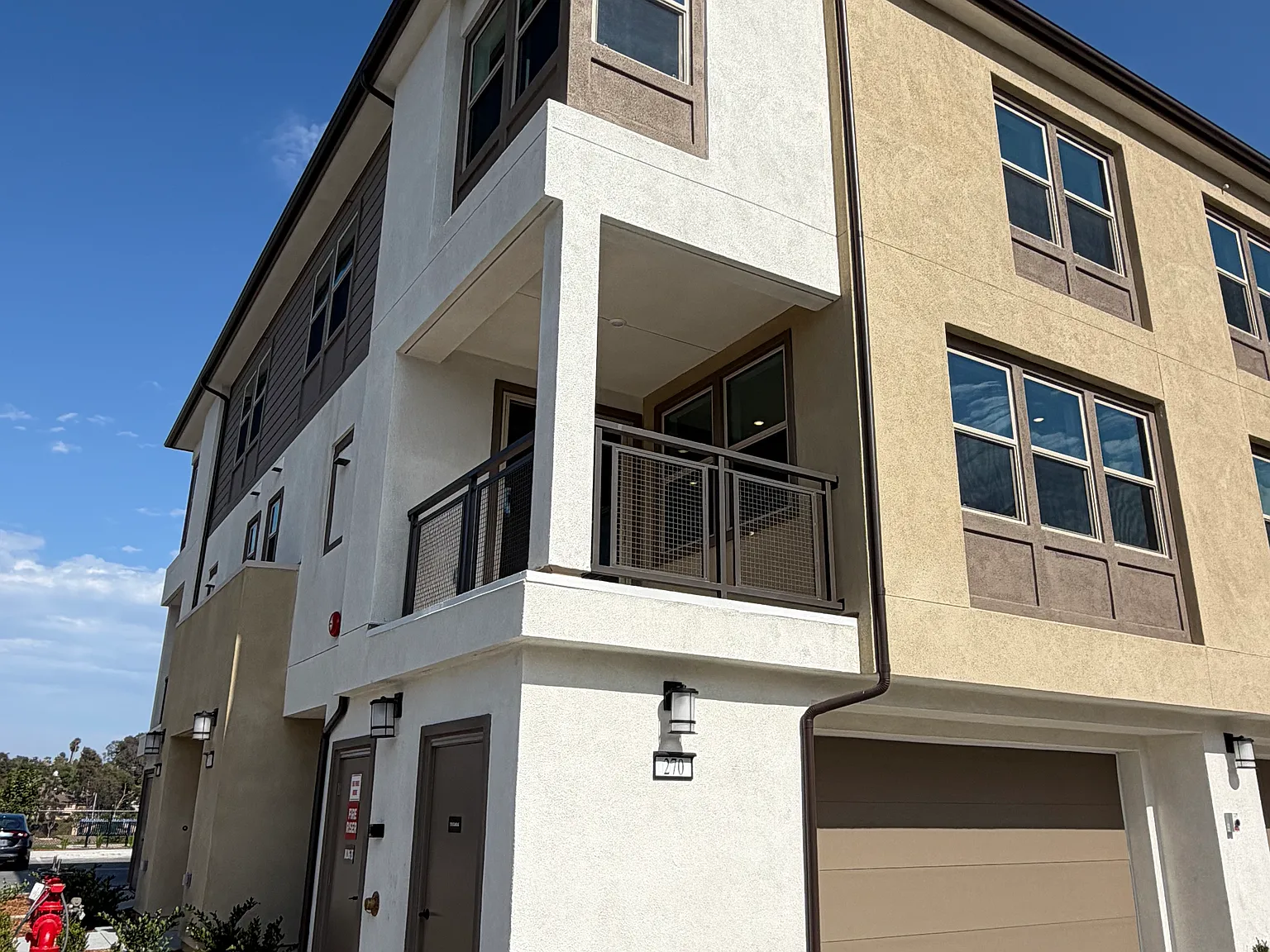 3 bed, 2.5 bath, 1408 sqft, $3,850 — Photo 1