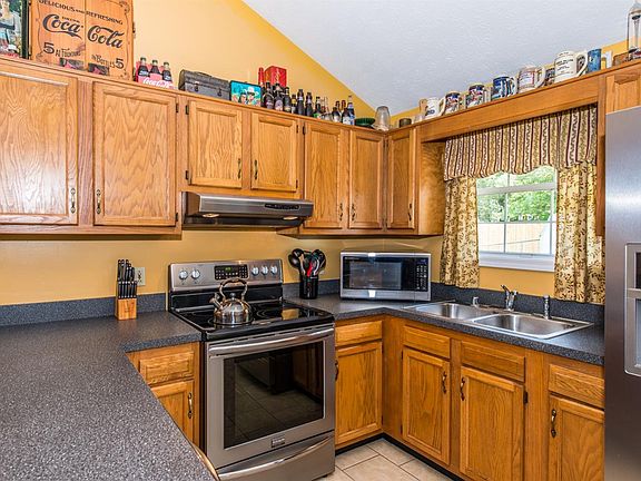 5th image of 345 Green Fields Ln
