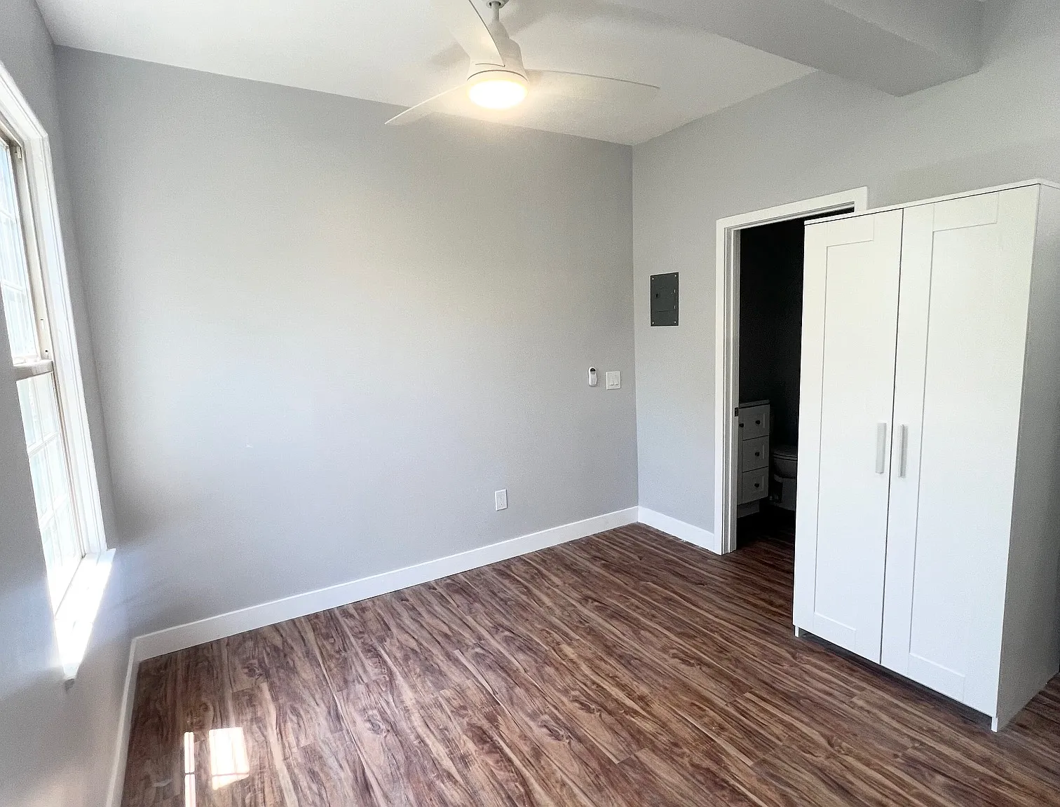 1641 Crenshaw Blvd — Photo 2