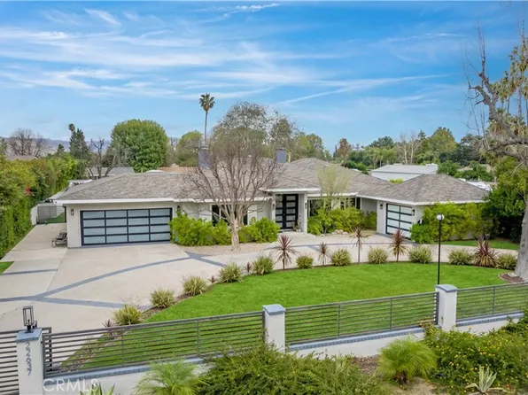 22637 Erwin St, Woodland Hills, CA 91367