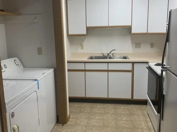 912 6th St S APT 2, La Crosse, WI 54601