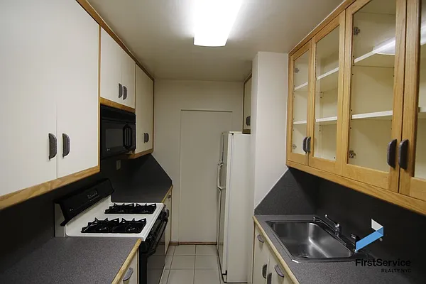 Rented by FirstService Realty (legacy) | media 25