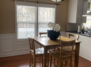 1112 Greenfield Cir, Geneva, IL 60134