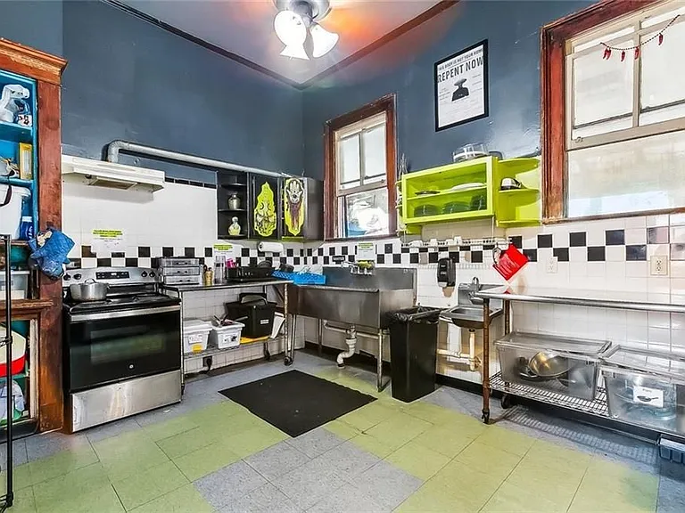 124 S Lopez St — Photo 14