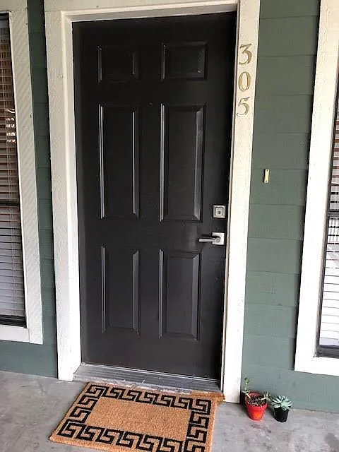 Building Photo - 2706 Salado St #305