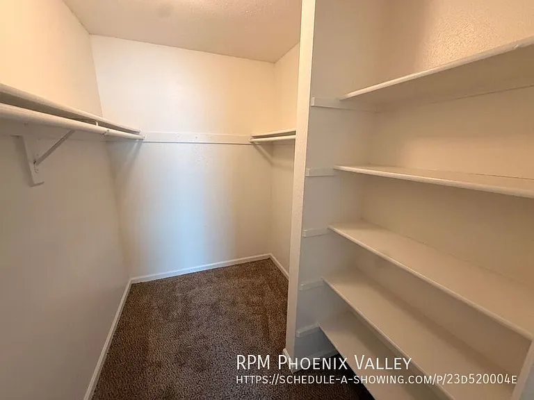 Glendale Groves — Photo 17