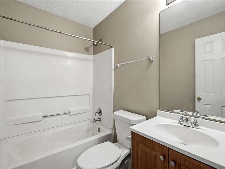 800 Revena Dr — Photo 28