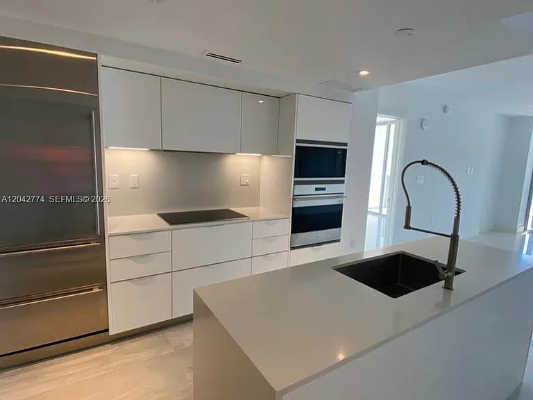 9521 E Bay Harbor Dr #605 — Photo 6