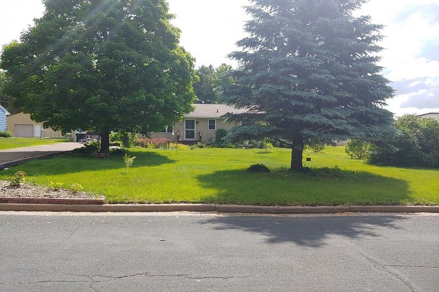 1st image of 558 S Wasson Ln