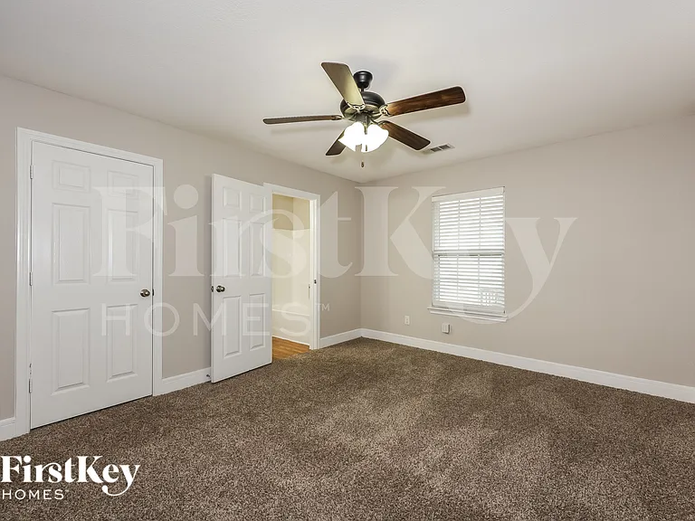 607 Lentisco Dr — Photo 7