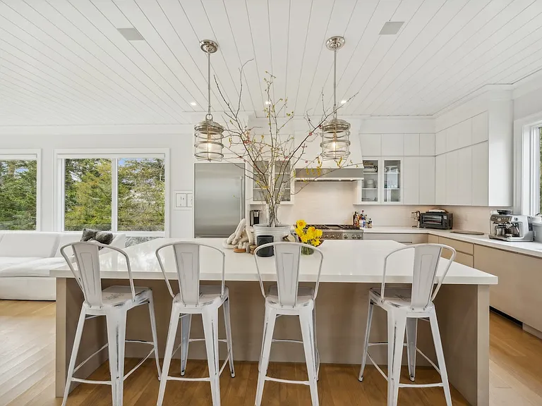 9 S Harbor Dr — Photo 5