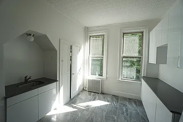 Rented by Rennit Inc.