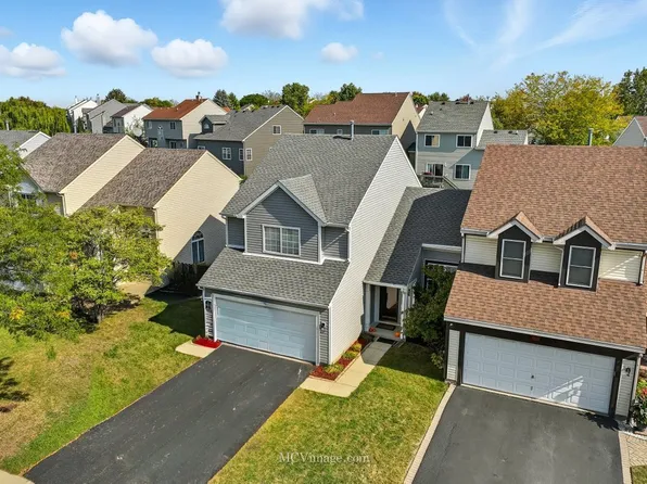 43 W Rustic Ln, Round Lake Beach, IL 60073