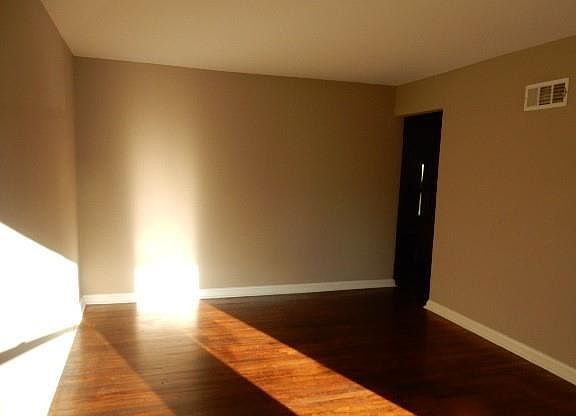 2nd image of 5533 Sunbury Ave