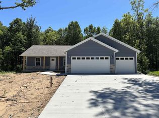 1605 Rotary St, Waupaca, WI 54981