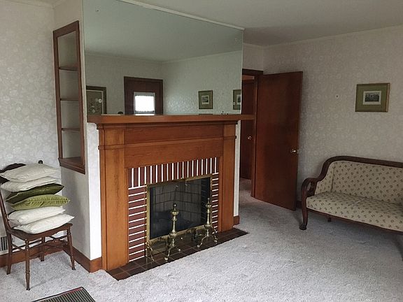 2nd image of 6 Bryant Cir
