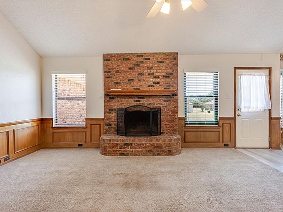 4th image of 601 Deer Pond Dr