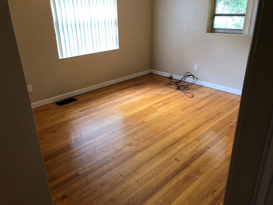 1st image of 222 Parkdale Ave