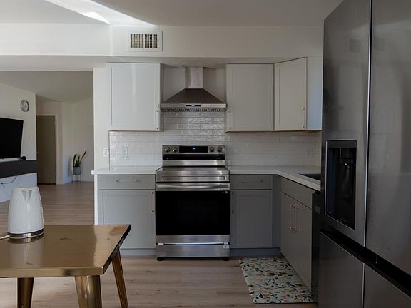 5th image of 9511 Bollingbrook Drive