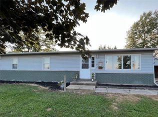 405 NE 15th St, Casey, IL 62420