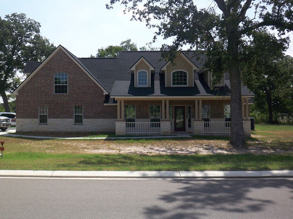 1st image of 9026 King Oaks Dr