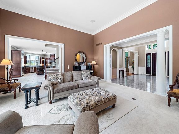 4th image of 3409 Meadow Hill Dr