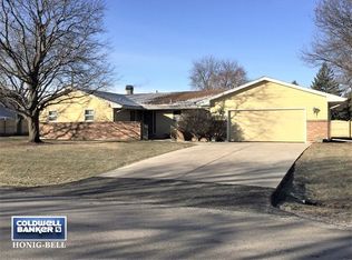 1660 Margaret Ln, Aurora, IL 60505
