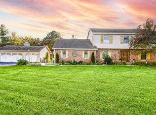 2211 N Pebble Dr, McHenry, IL 60051
