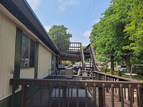 3rd image of 9139 Rosewood Cir
