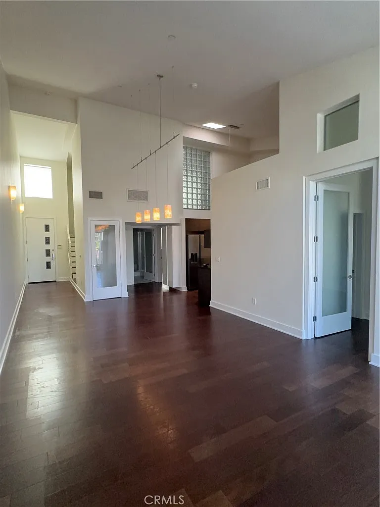 3 bed, 1450 sqft, $5,000 — Photo 4