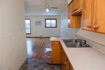 1209 Broadway N #3 — Photo 8