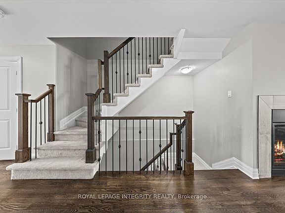 2nd image of 154 Woodhurst Cres