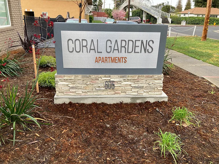 Coral Gardens Apartments — Photo 35