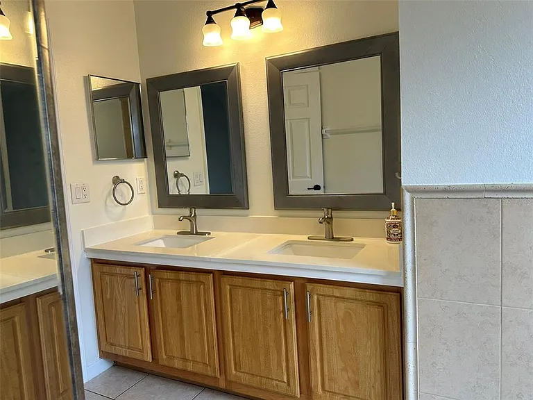 10707 Flycast Cir — Photo 28