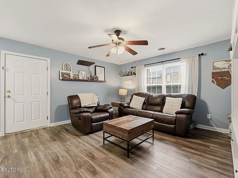 1621 Maple View Way #30E — Photo 3