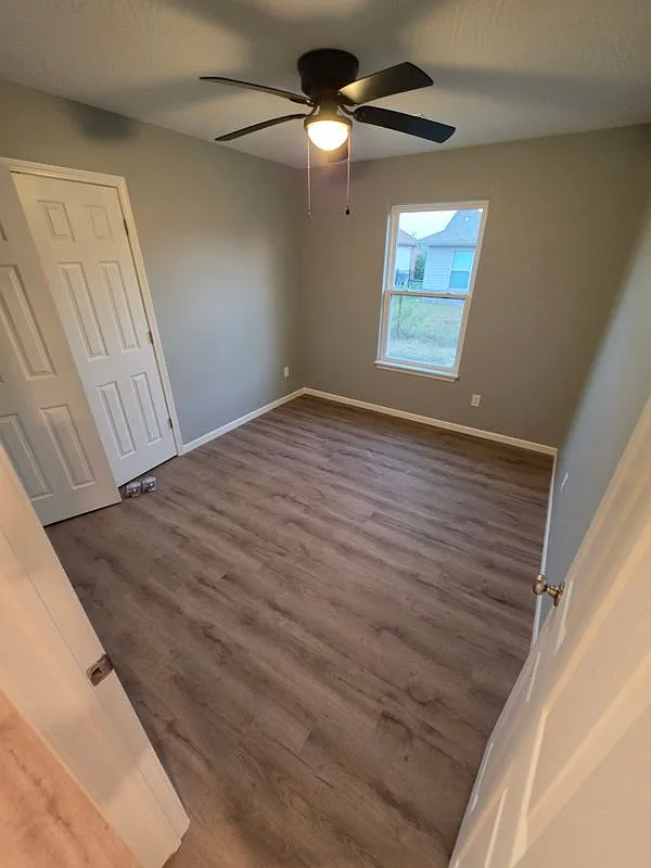 3 bed, 2.0 bath, 1200 sqft, $1,350 — Photo 4