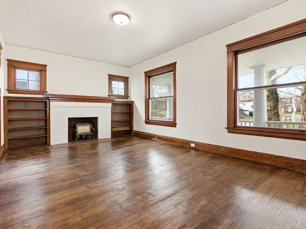 1829 Mannering Rd, Cleveland, OH 44112