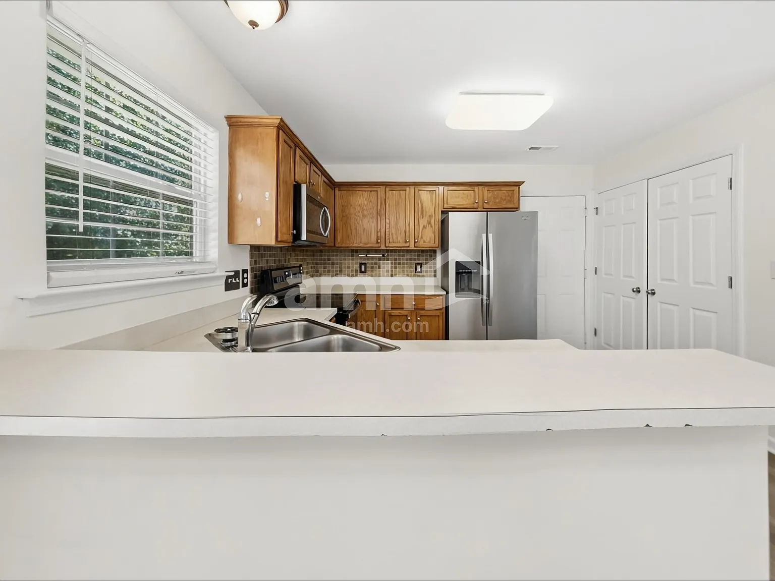4 bed, 2.5 bath, 1873 sqft, $2,185 — Photo 3