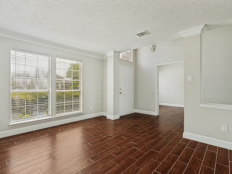3900 Columbus Dr — Photo 19