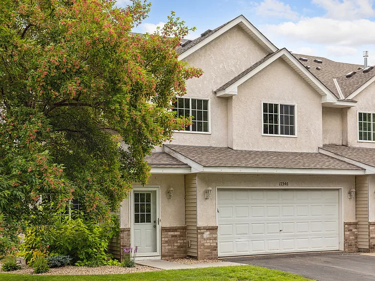 17346 Lilac Ln SE — Photo 1