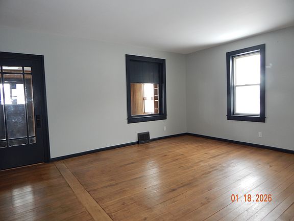 3rd image of 1086 Robertsville Ave SE