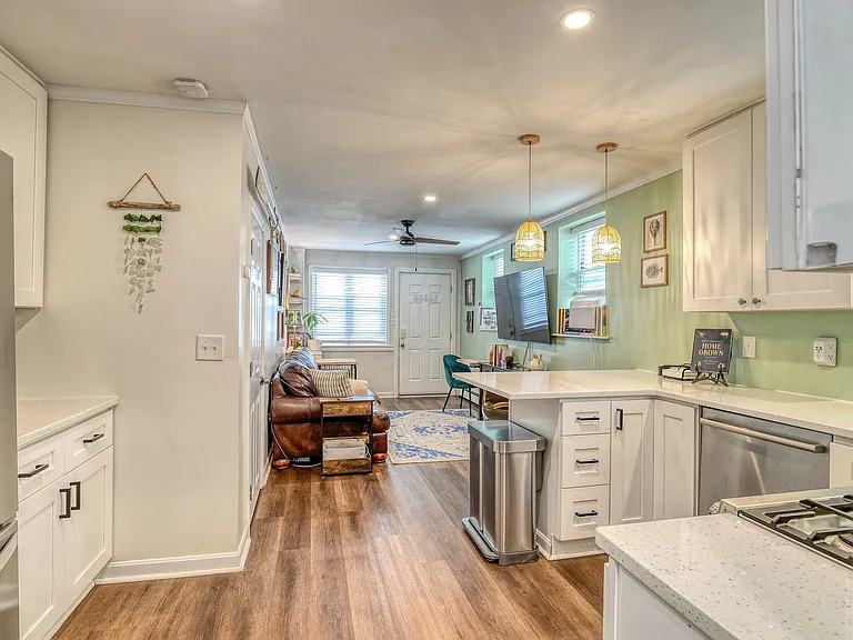 117 Newport Ct #1A — Photo 6