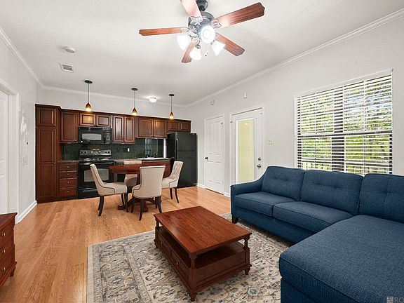 4th image of 612 S Kenilworth Pkwy APT 1C